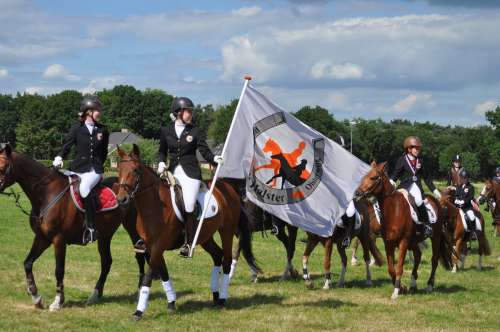 Ruitersportvereniging `t Halster